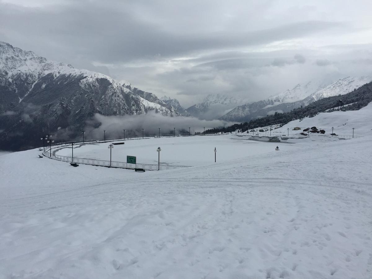 Joshīmath Clifftop Club Auli מראה חיצוני תמונה